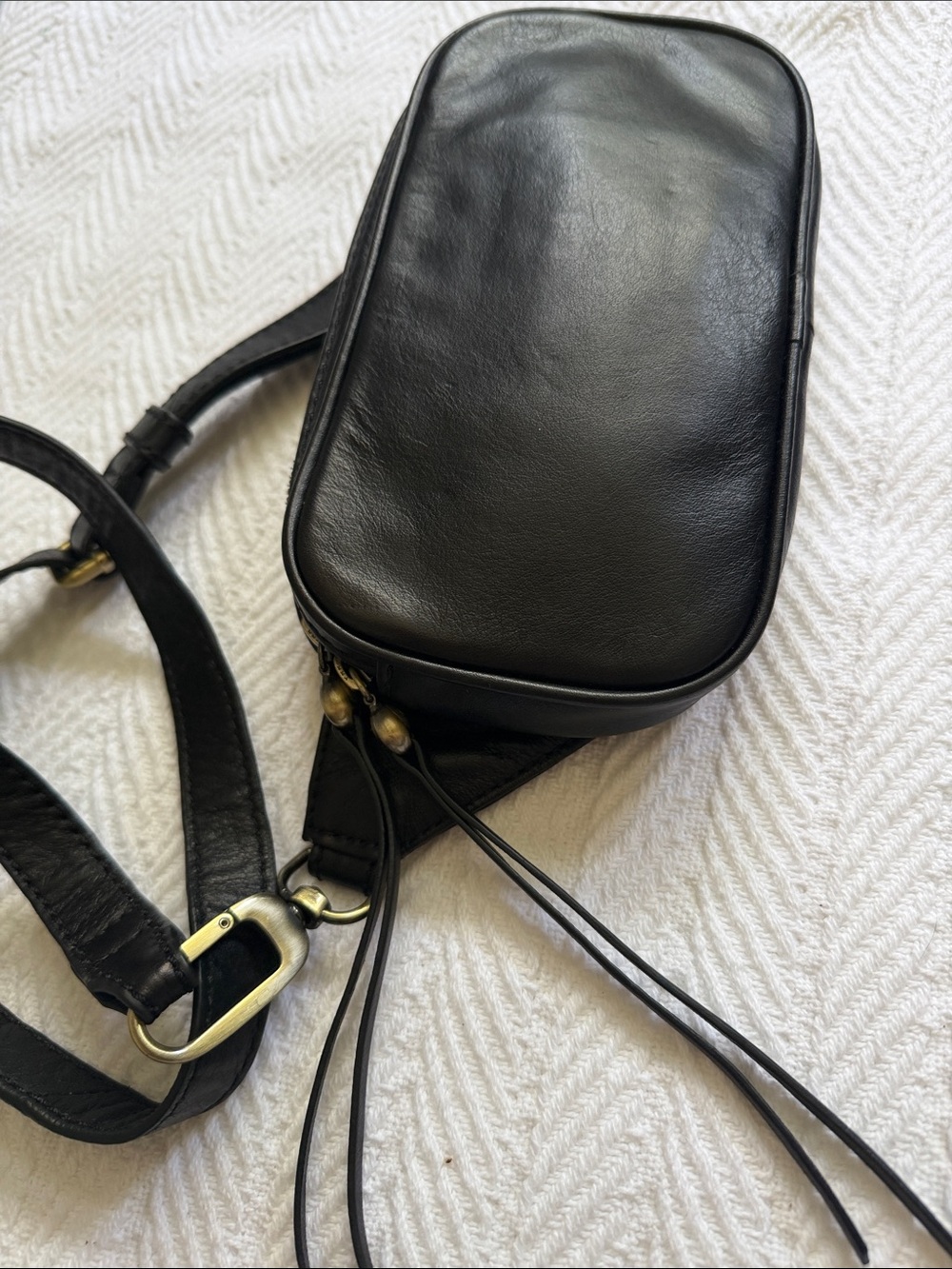 HOBO Black Leather Crossbody Belt Bag with Tassel Pull - Picture 4 of 7